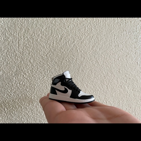 Keychains Sneakers - Picture 3 of 6